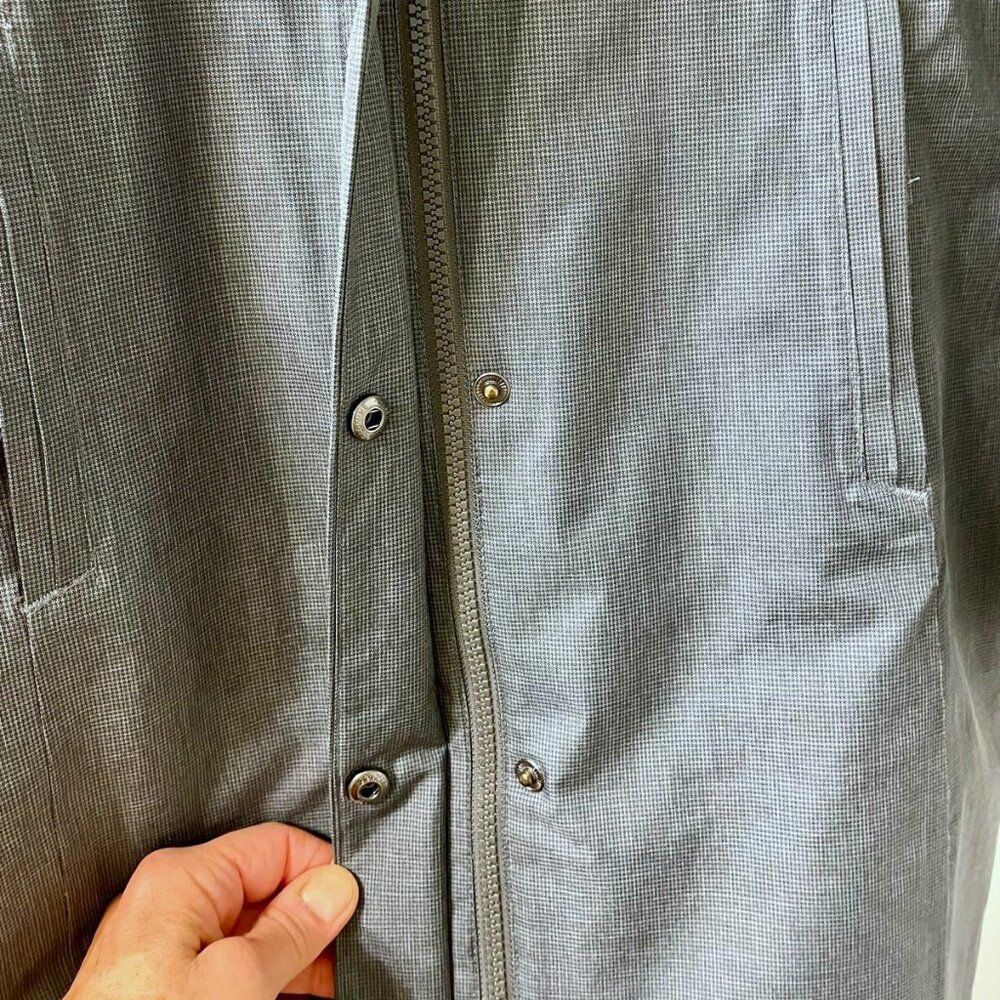 Eddie Bauer Weatherguard Raincoat -- excellent condition - Picture 6 of 8